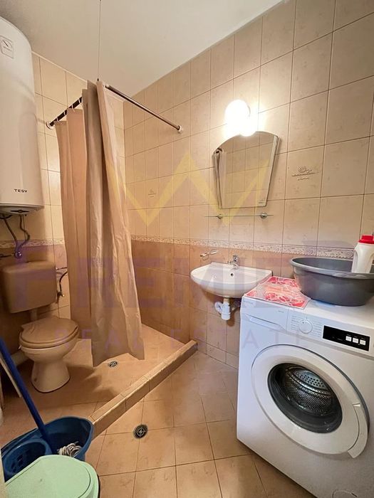 Дава се под наем Едностаен апартамент в Варна, Колхозен пазар - 25 кв.м за 229.5 € - Снимка #3