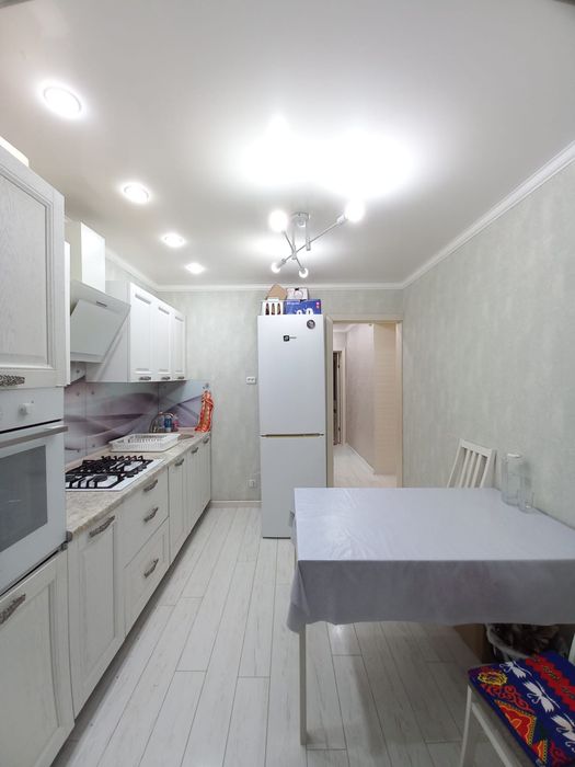 Продам 2х ком .кв л. Толстого.