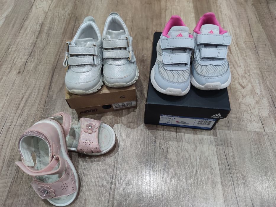 Маратонки, обувки, сандали, боти, ботуши за момиче