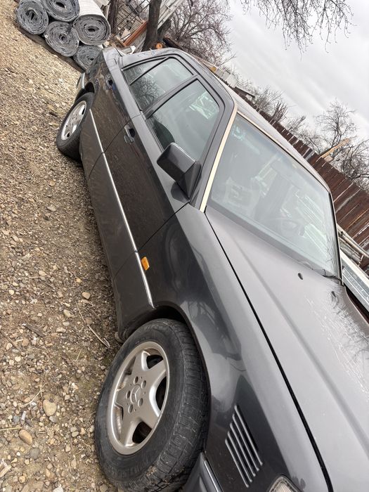 Vând Mercedes E240