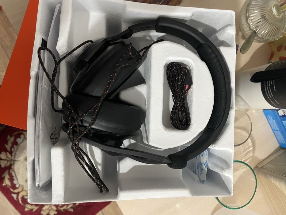 Наушники JBL Quantum 200 черный