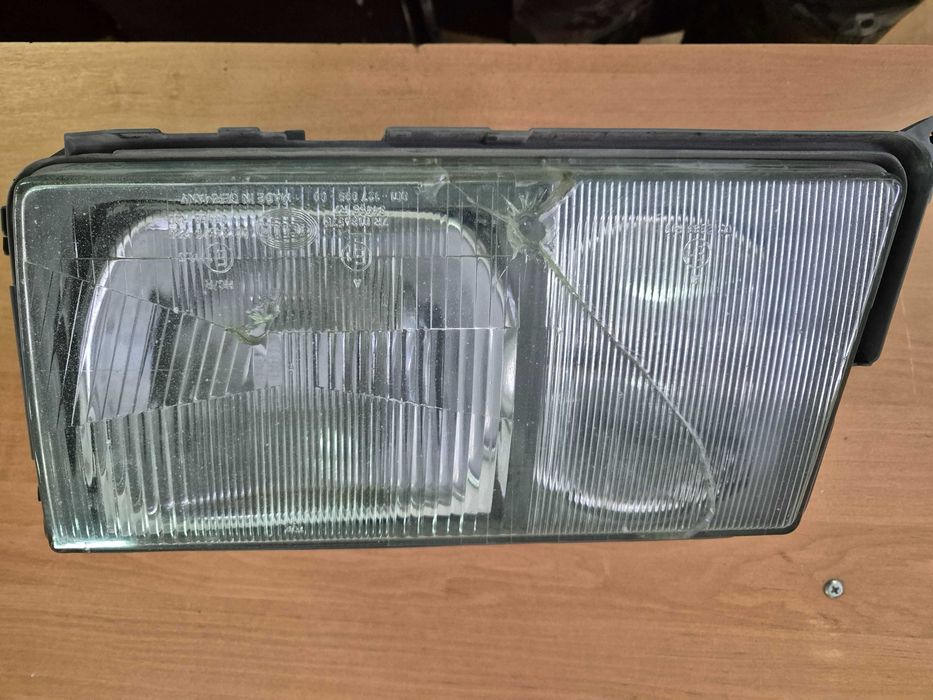 Фара левая на Мерседес бенц 190Е