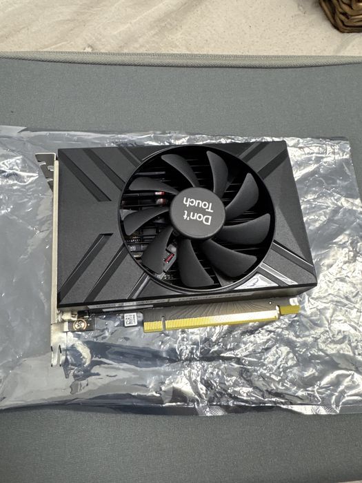 Placă Video NVIDIA GeForce GTX 1650 4GB GDDR5 – Nouă / Neutilizată
