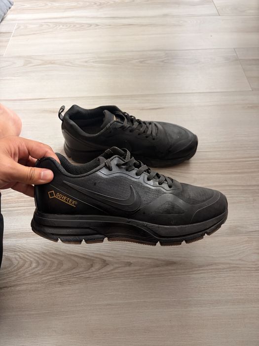 Кроссовки Goretex