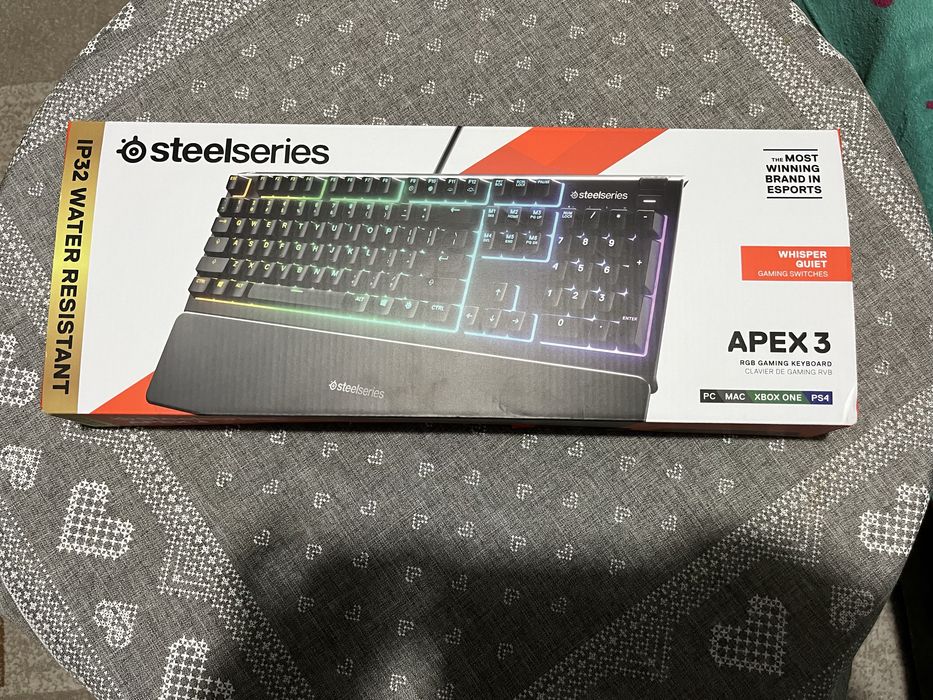 Vand tastatura steelseries apex 3