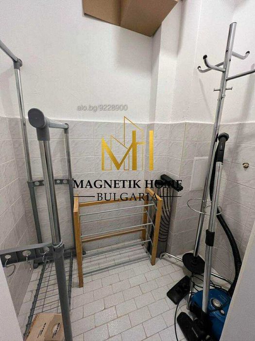 Разкошен двустаен апартамент с отделна кухня до у-ще ”Иван Вазов”