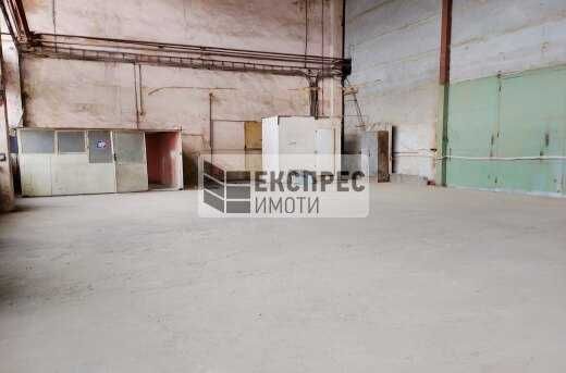 Склад с кран, в района на ЗПЗ