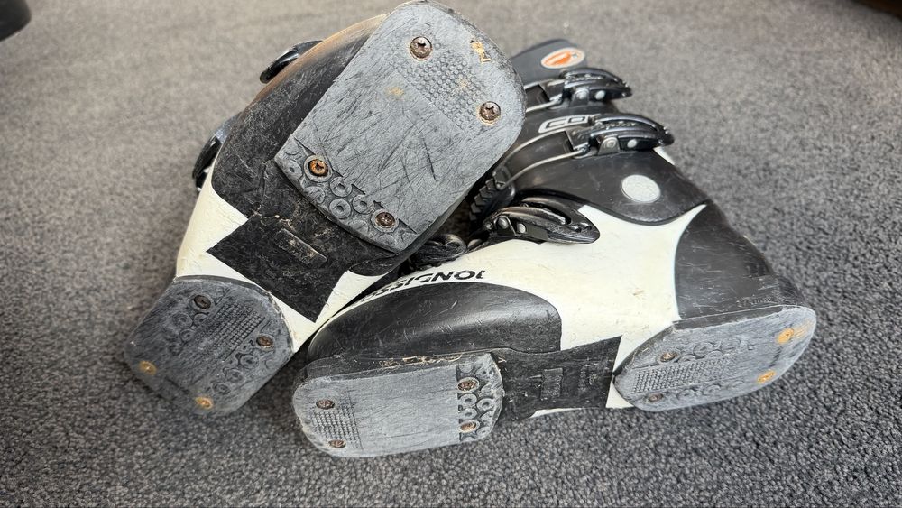 Schiuri Atomic 120 cm clapari Rossignol 35 cadou