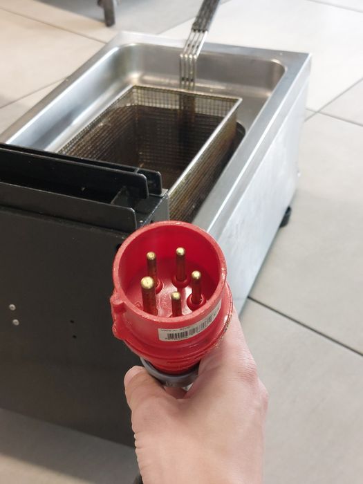 Професионален трифазен фритюрник ZANUSSI – 7-9 литра, неръждаема стома