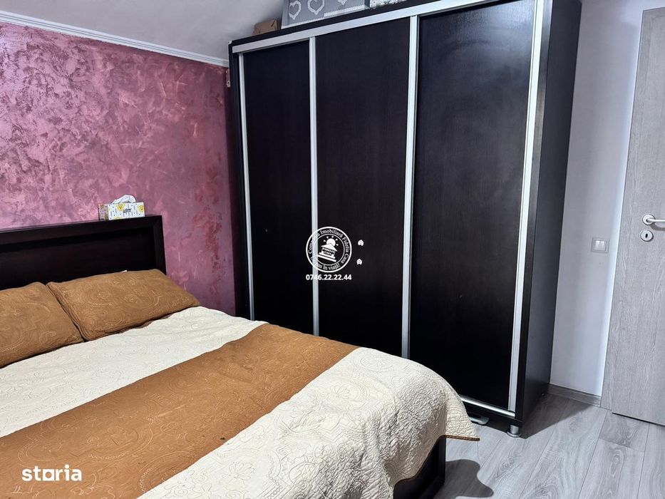 Apartament 2 camere de vanzarea, decomandat, loc de parcare inclus - V