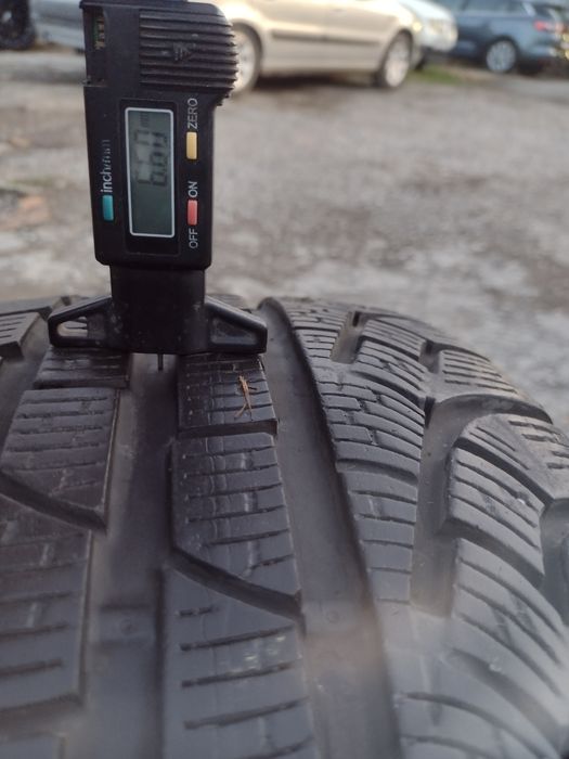 Перфектни 2бр.225/40/18 Pirelli dot3622