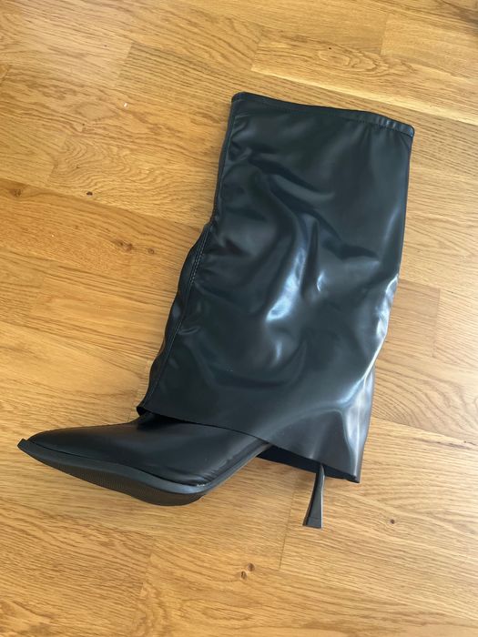 Черни ботуши с тънък ток- чисто нови
