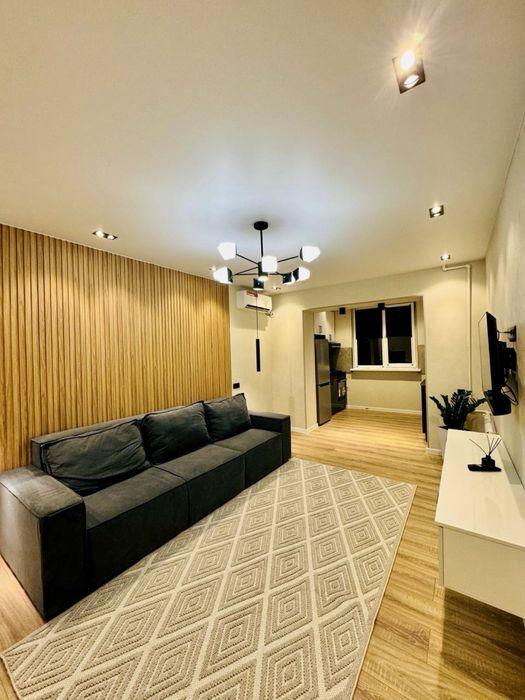 Срочно Продаю Квартира Новомосковская 3/3/4 Новый Евролюкс 77 Серия