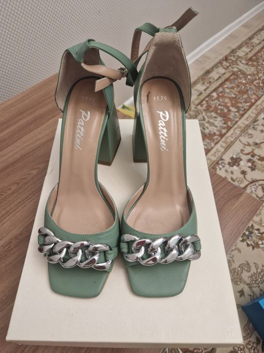 Продам босоножки Pattini