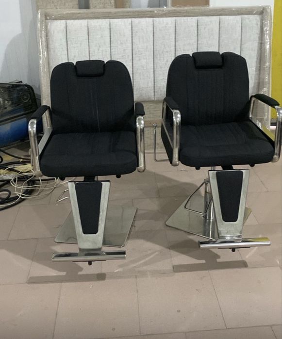 Кресло барбера в отличном состоянии