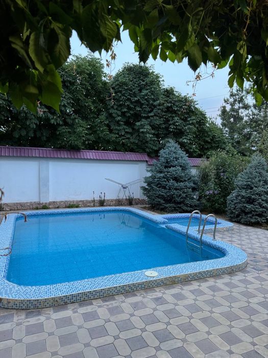 Oqtoshda manzarali dacha oilangiz uchun