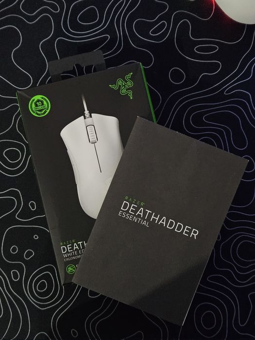 Продам игровую мышь Razer deathadder ezzential