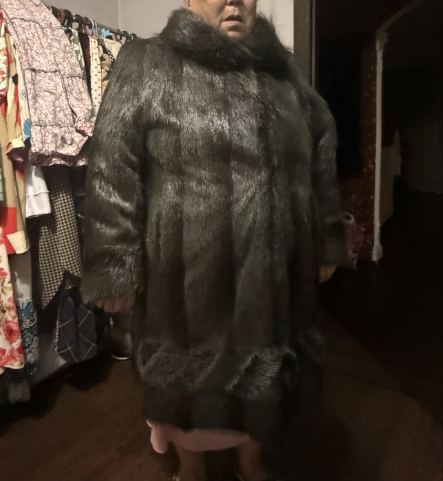 Продам Шуба Нутрия пепельного цвета