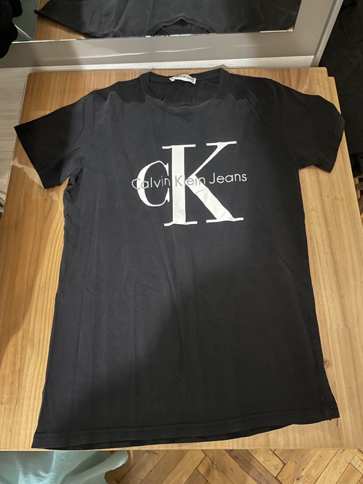 Тениски на Calvin Klein