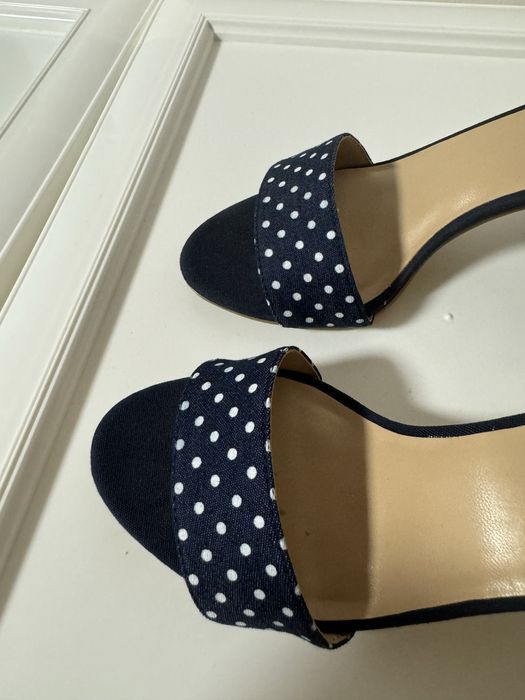 Сандали на среден дебел ток размер 36