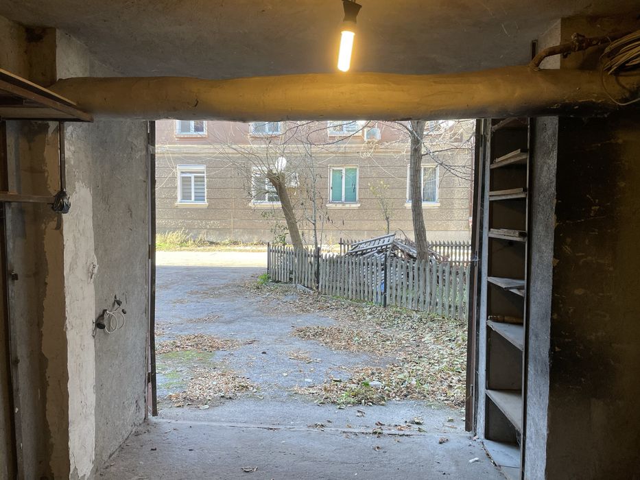 Дава се под наем Гараж / Паркомясто в Перник, Селото - 21 кв.м за 76.5 € - Снимка #5