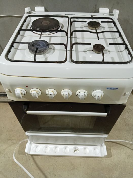 Gaz plita sotiladi