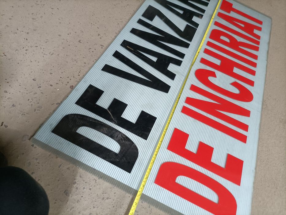 Panou publicitar din policarbonat 135/65 cm + - de 0,8 , accept schimb