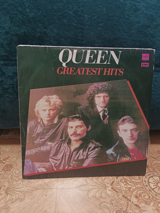 Продам пластинку Queen