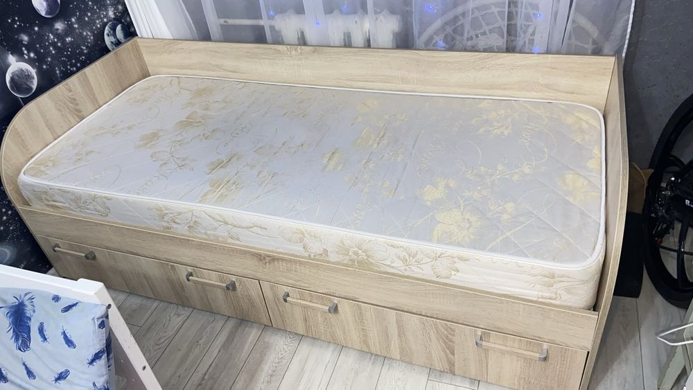 Продам кровать 180*80