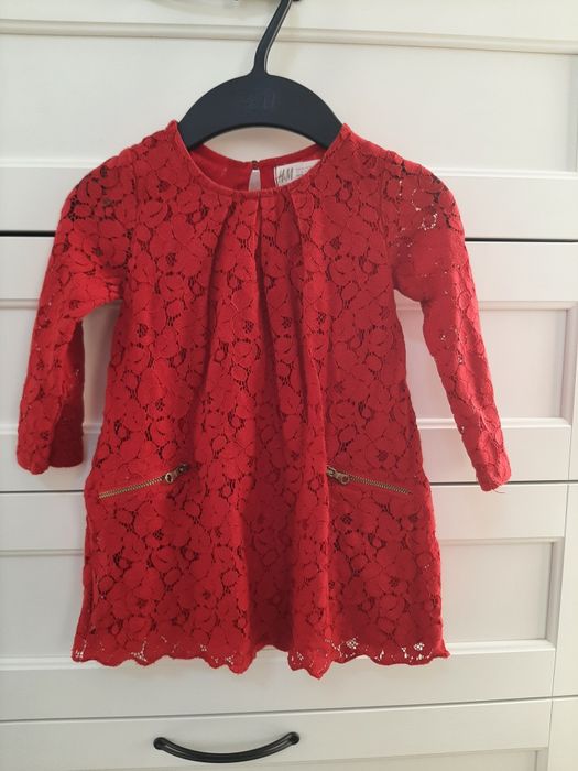 Vând rochițele de ocazie