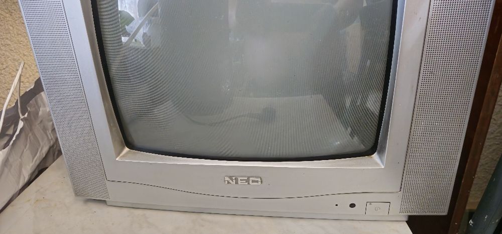 Телевизор NEO.работи