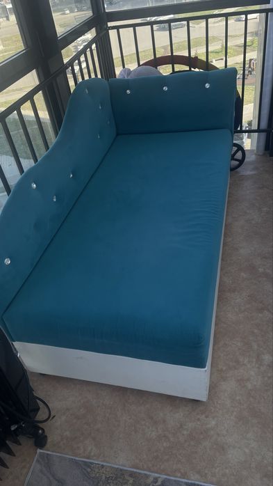 Деткий диван ,кровать