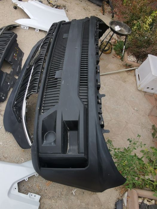 Bara grila aripa stânga dreapta radiatoare Renault master 5 2024/2025/2026