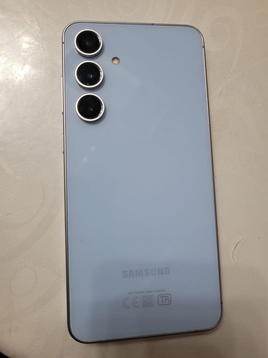Продам самсунг s24 fe
