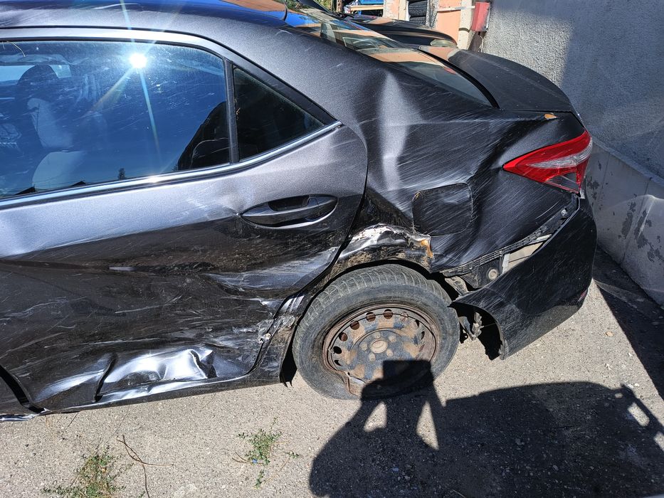 Auto avariat toyota corolla