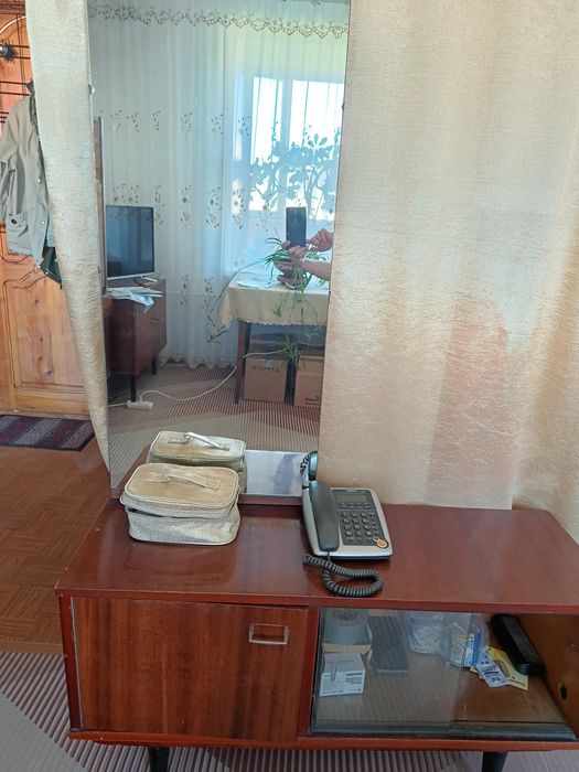 Быстро и дешево продам мебель: