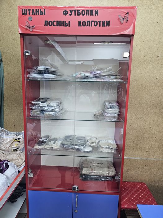 Шкаф для бутика или офиса