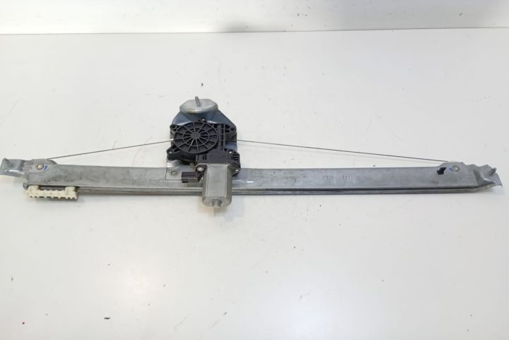 Macara geam  dreapta fata cu motoras 807207538R Opel Vivaro B seria