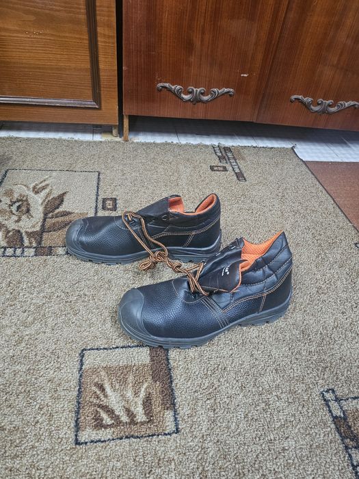 спец обувь  большого  размера