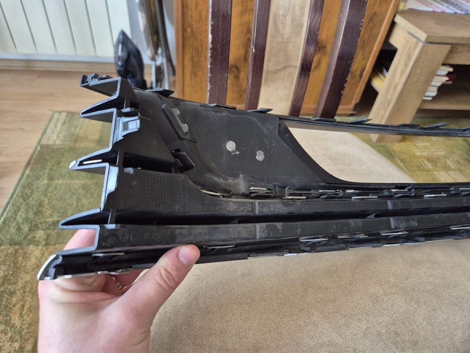 Grilă dreapta proiector Vw passat b7