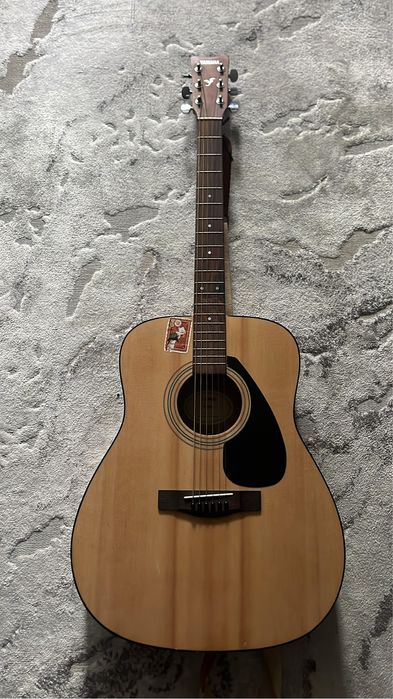 Yamaha f310 ………..