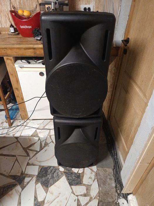 Vând două boxe active