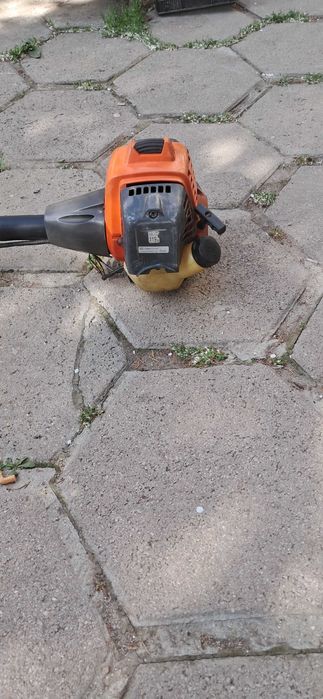 Продавам тример HUSQVARNA 553 RS-професионален