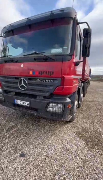 Mercedes-benz actros 8x4