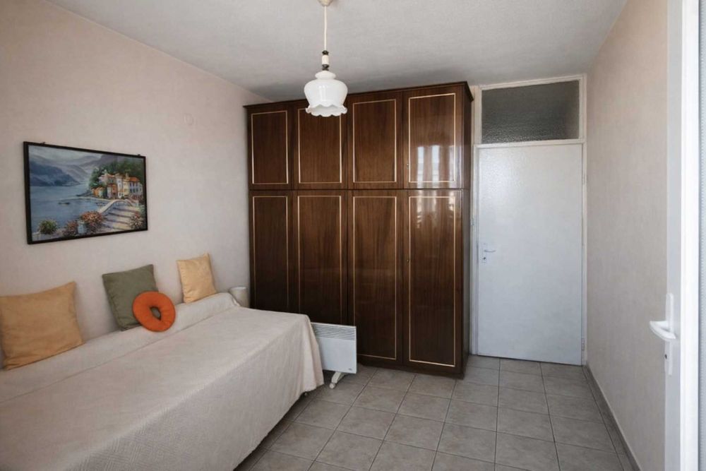 продаваме тристаен апартамент в кв. Красно село