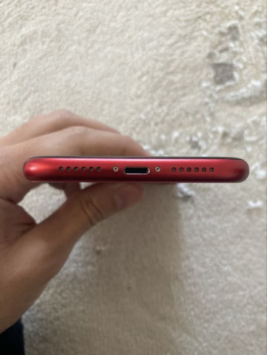 iPhone 11 / red product