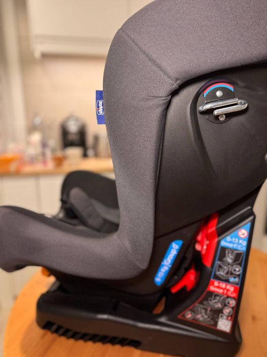 Scaun auto Chicco Cosmos 0+/1 (0–18 kg)