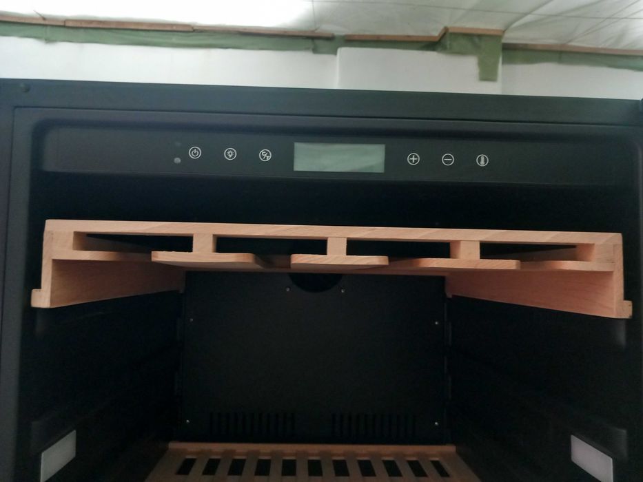 SUPER OFERTA Racitor vinuri 165 sticle