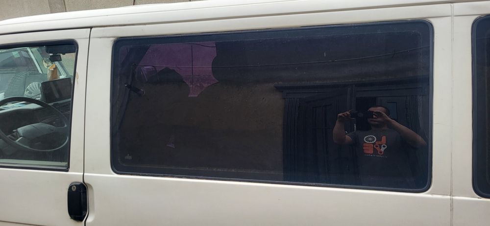 Продам стёкла на транспортёр Т4