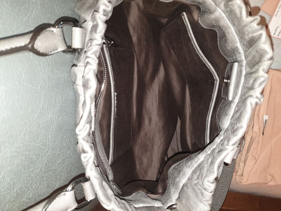 Оригинална чанта от естествена кожа Miu Miu by Prada